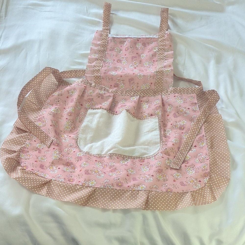 Apron Vintage inspired Floral Feminine Functional